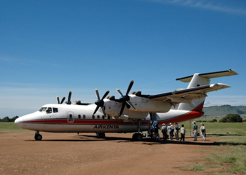 air-kenya-flight-taking-off-from-serena-airstrip